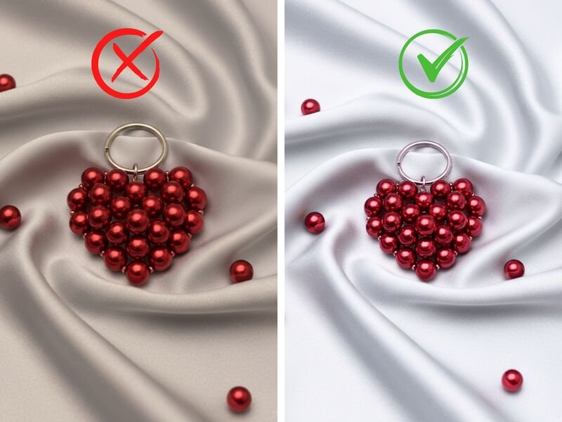 Comparação de chaveiro em forma de coração vermelho.