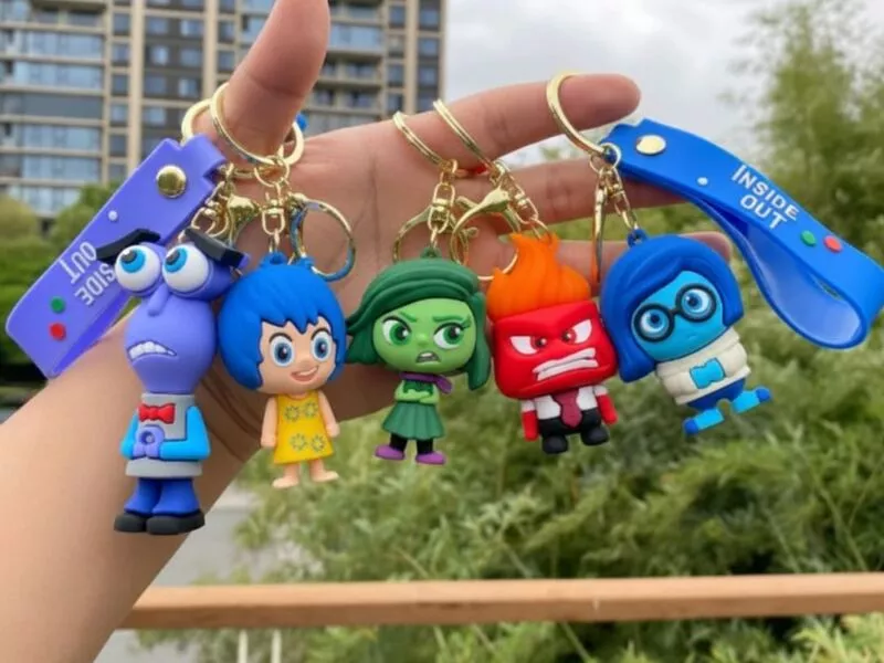 Chaveiros dos personagens de 'Divertida Mente'.